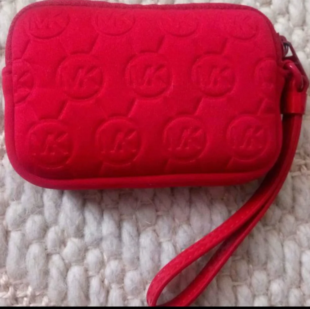 Michael Kors Leather handle Red camara case